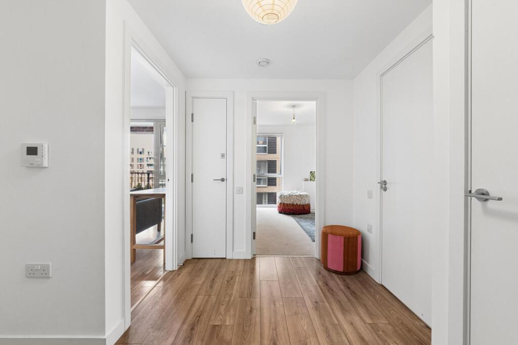 Apartment in London - More