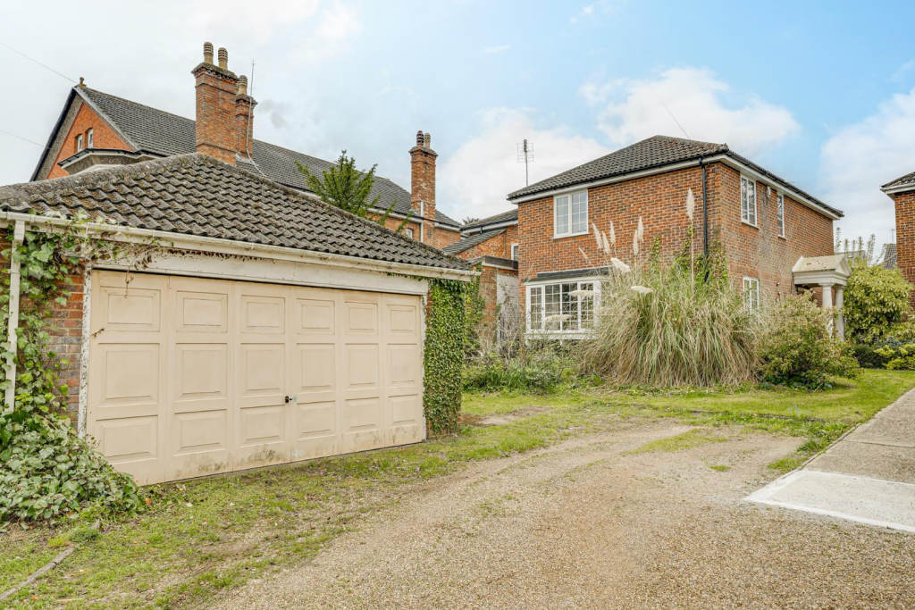 Main image of property: Stoke Road, Leighton Buzzard