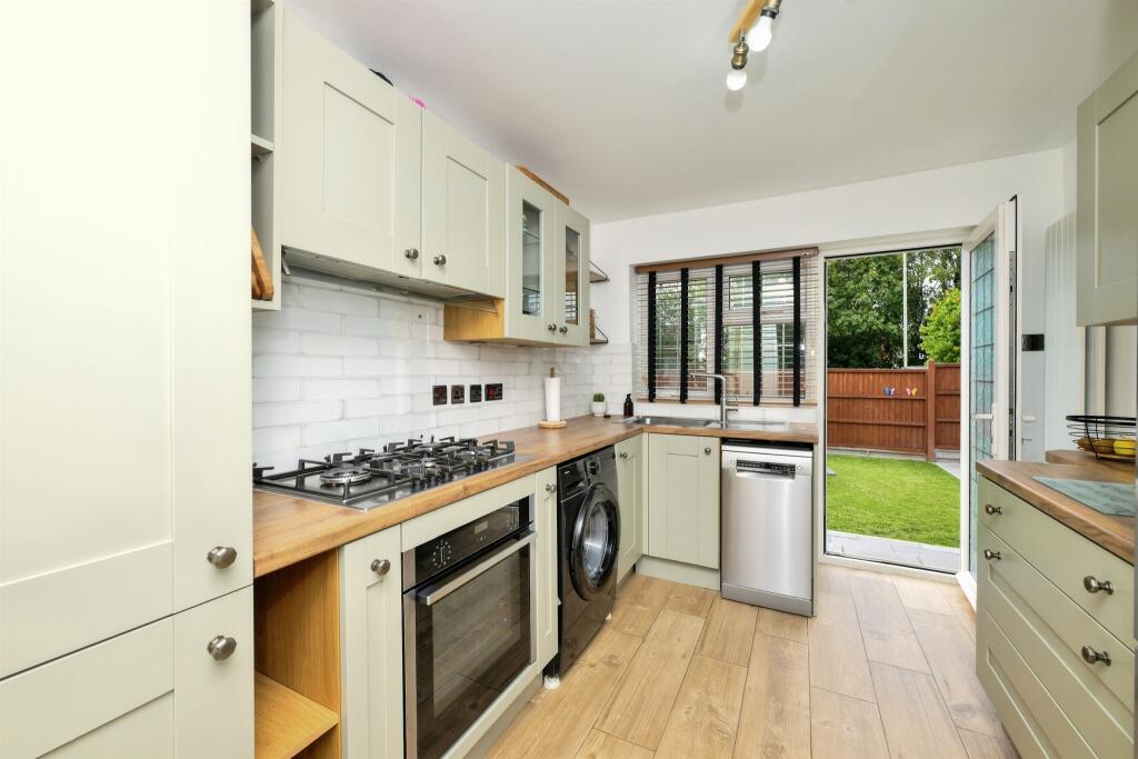 Perram Close, Broxbourne photo 4
