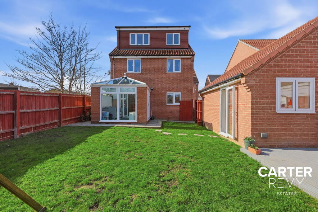 Abingdon Close, Basildon, SS15 photo 4