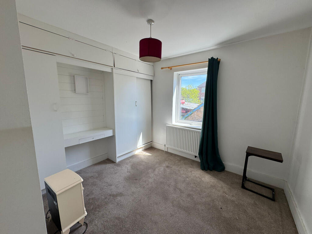 Main image of property: Lambourne Road, Chigwell, Essex, IG7