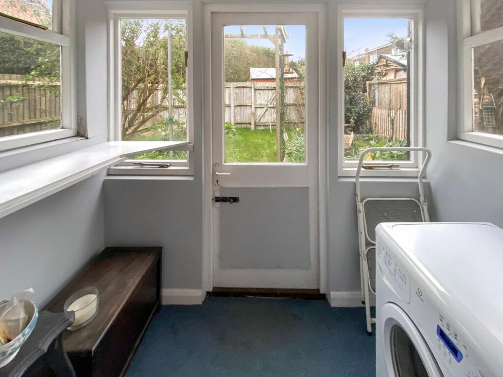 House in Ashford, Willesborough - More
