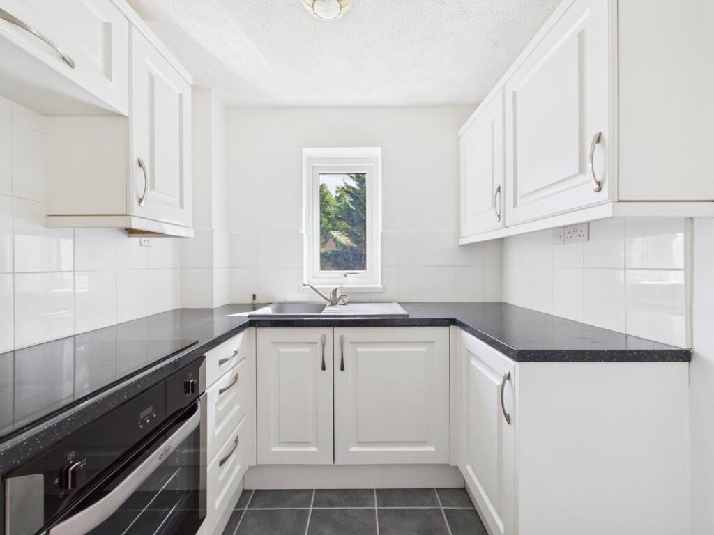 Saxby Close, Worle, Weston-Super-Mare, BS22 photo 4