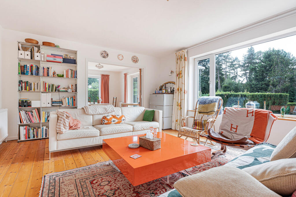House in Vale of White Horse, Wootton - More