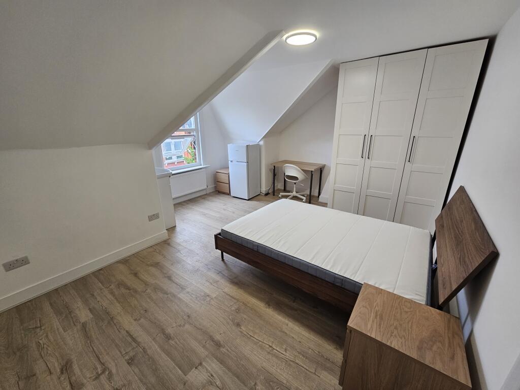 Main image of property: Fairbridge Road, N19 3HY