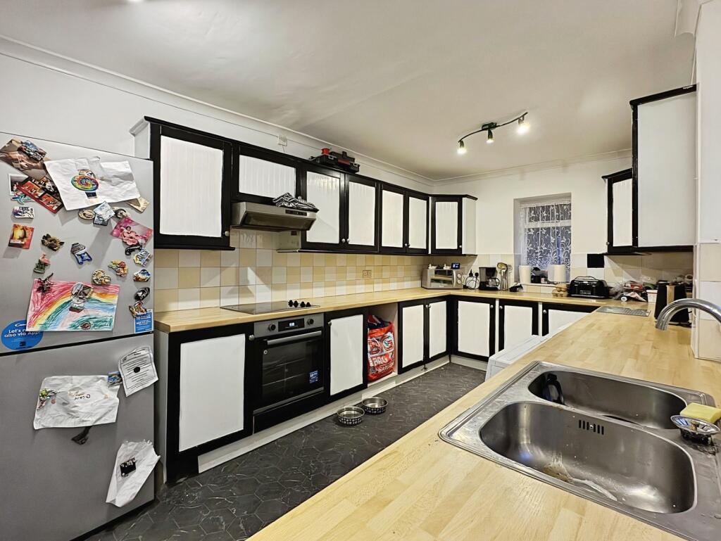 4 CHAGFORD VILLAS photo 5