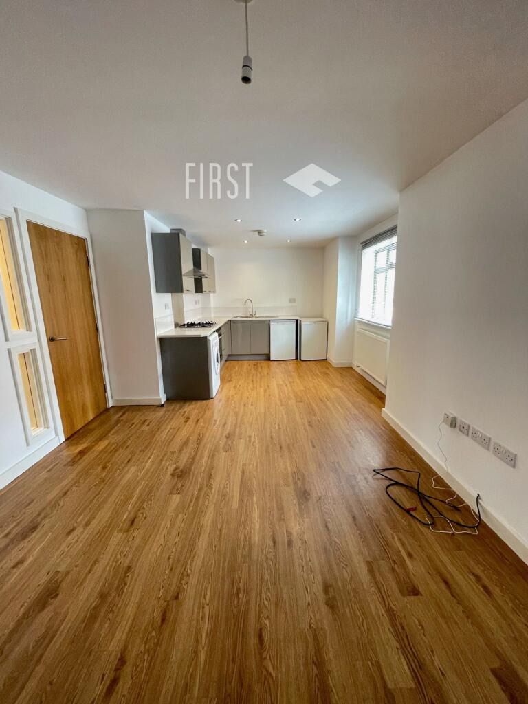 Main image of property: Avenue Road Extension, Clarendon Park, LE2