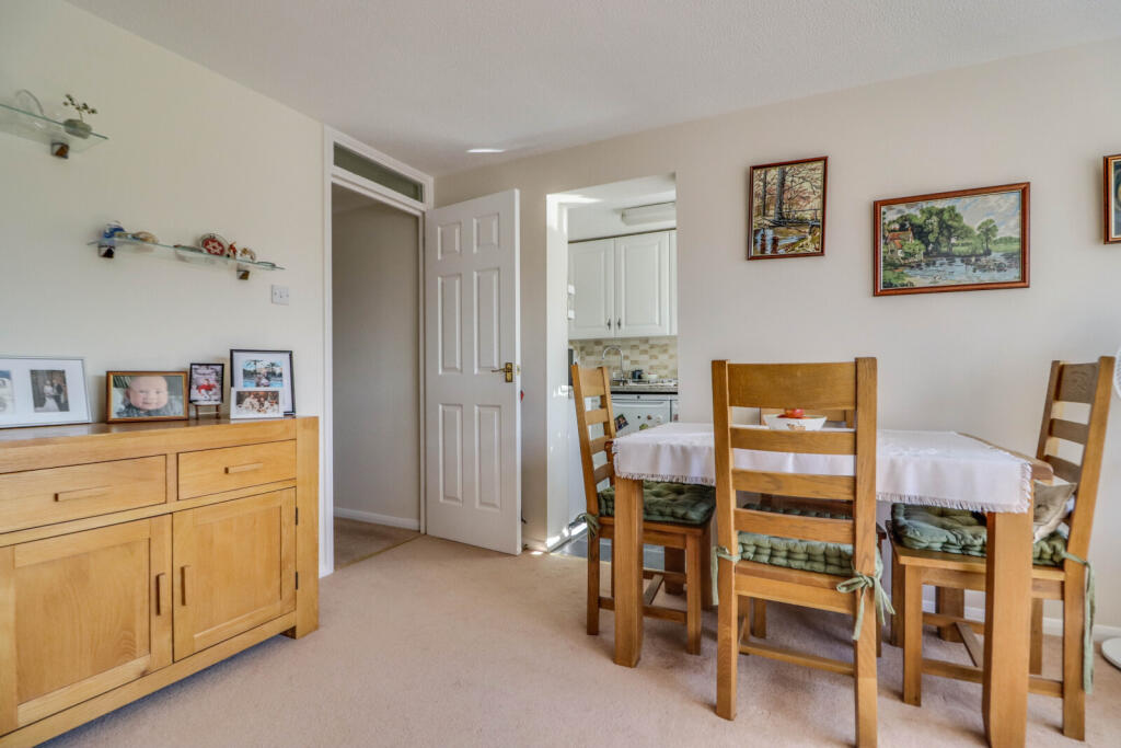 Apartment in Braintree, George Yard And The Market Place - View 5