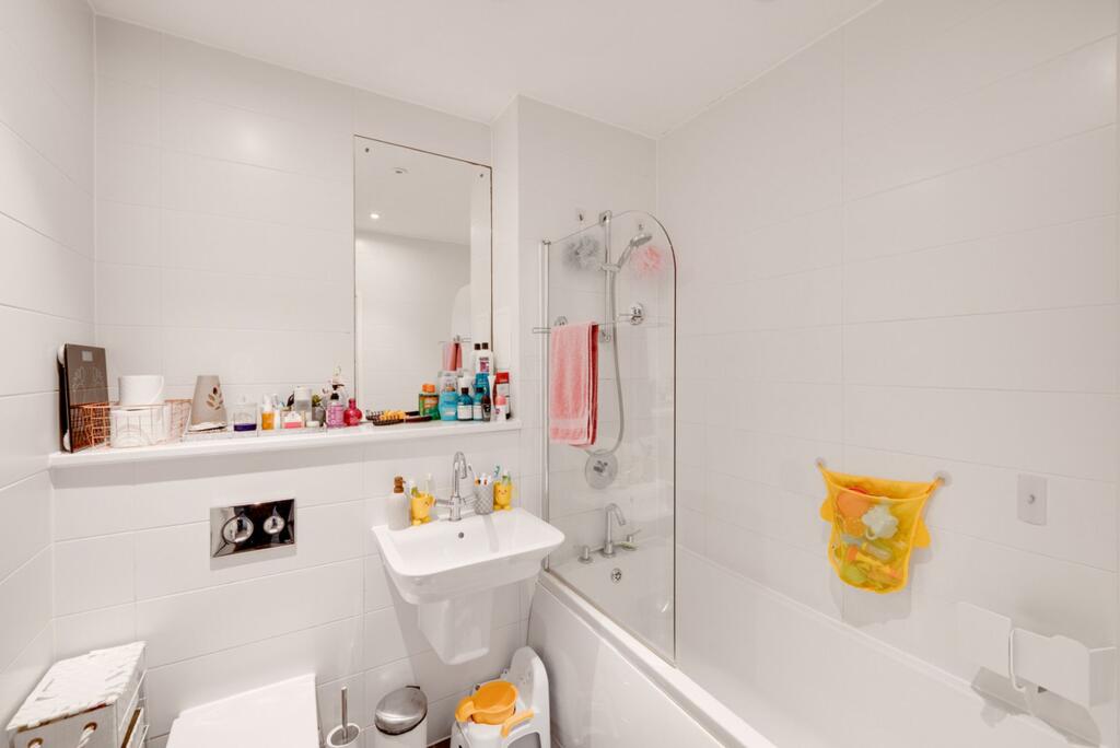 Apartment in London - More