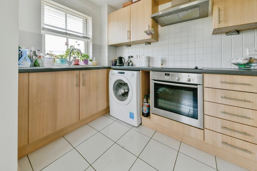 Apartment in Stevenage - More