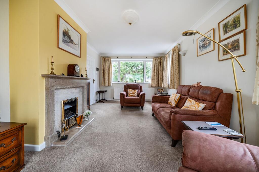 House in Hart, Odiham - More