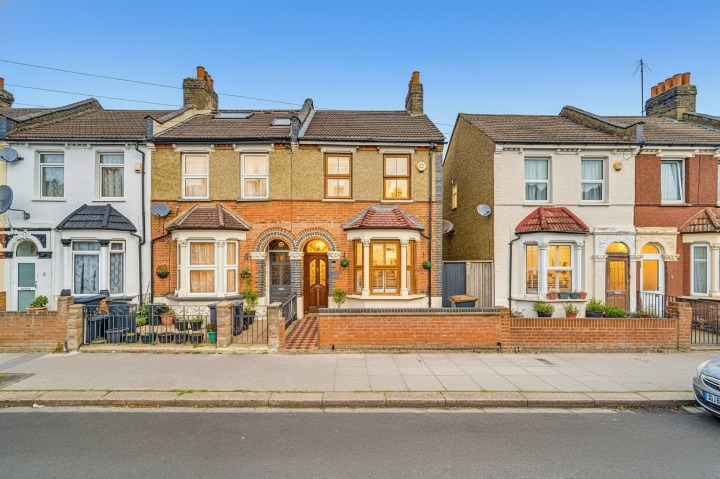 Main image of property: Grasmere Road SE25