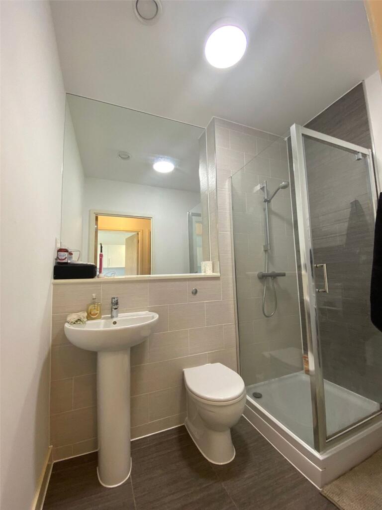 Apartment in Leeds, West Yorkshire - View 3