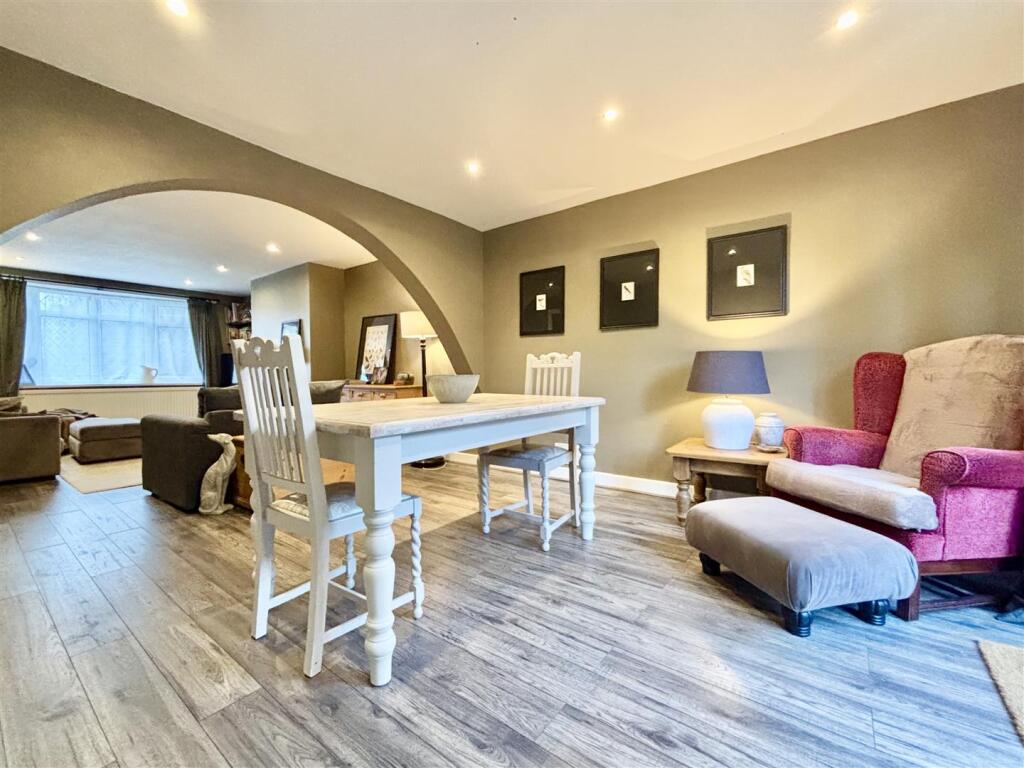 Brooks Terrace, Clayton Heights, Bradford photo 4