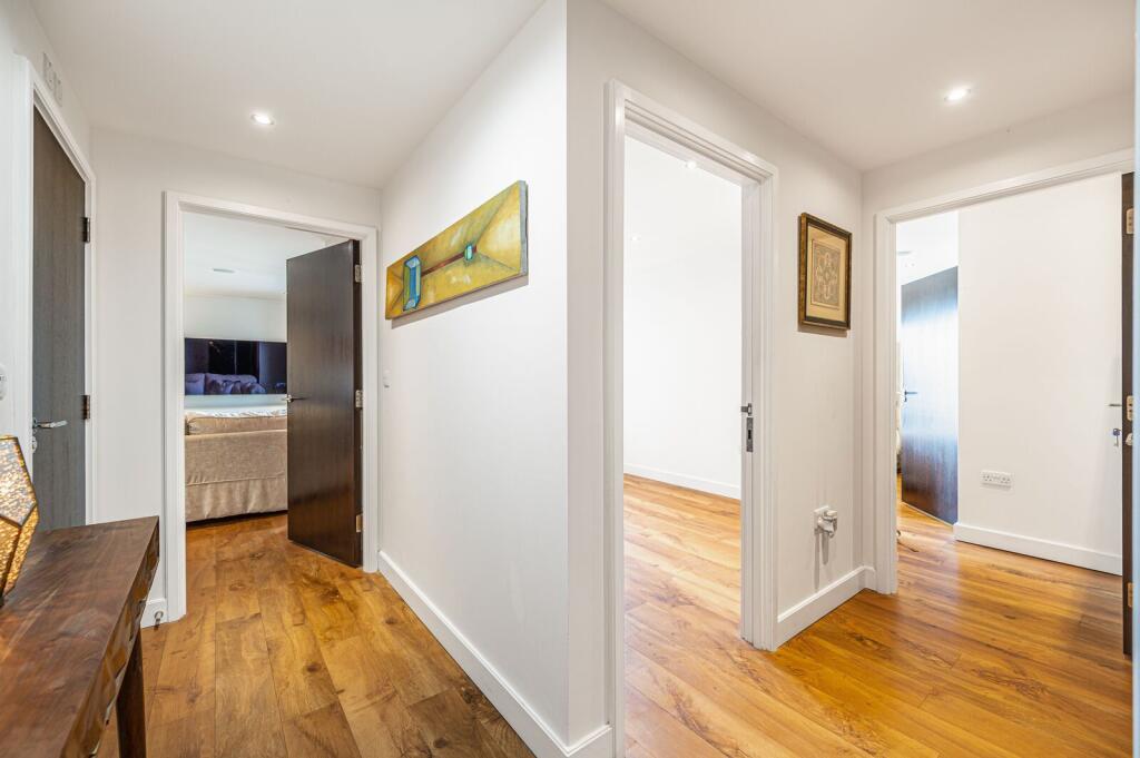Apartment in London - More