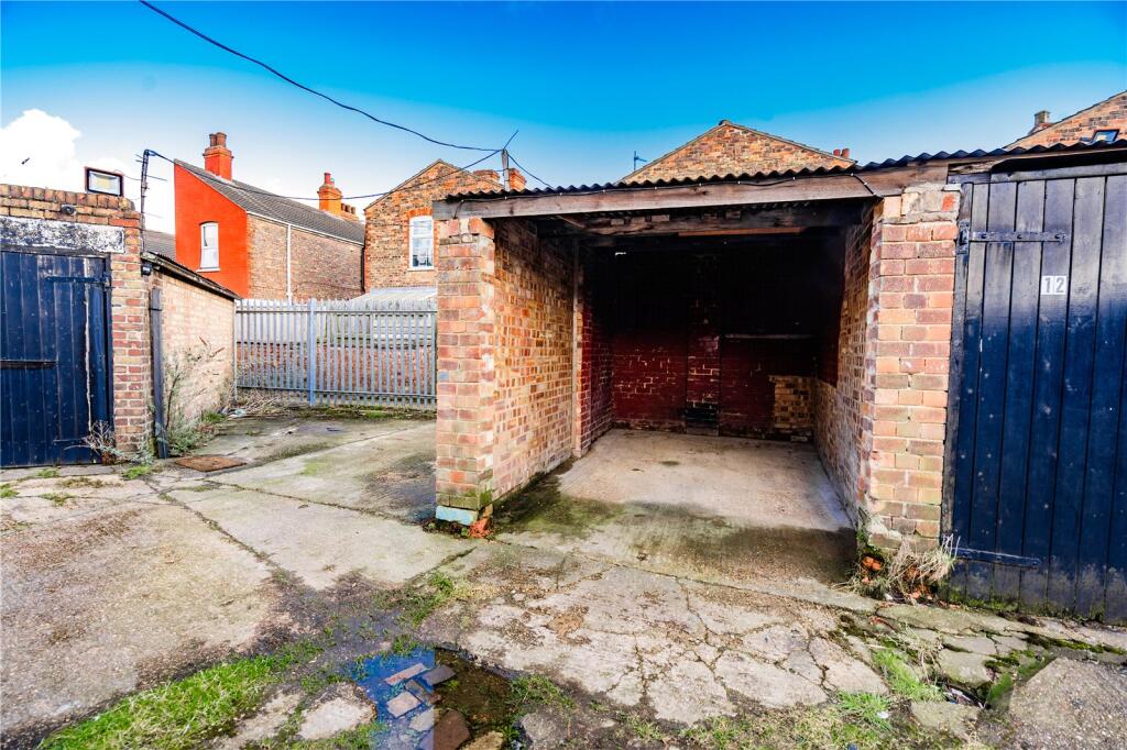 Main image of property: 75 Cambridge Street, Cleethorpes, DN35