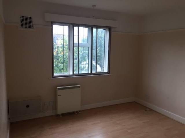 Apartment in Twickenham - View 3