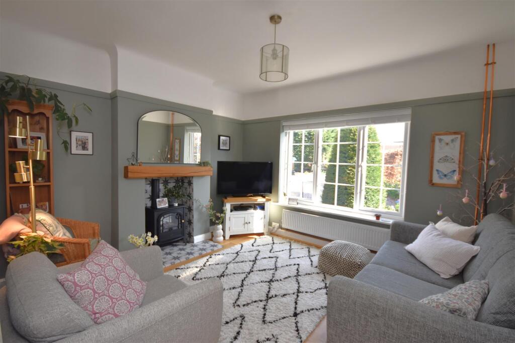 Hooton Road, Willaston, Neston photo 3