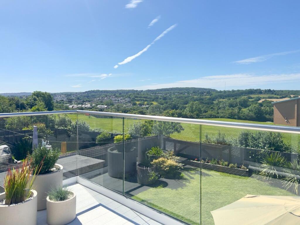 56 Redlands Avenue, Penarth - View 2