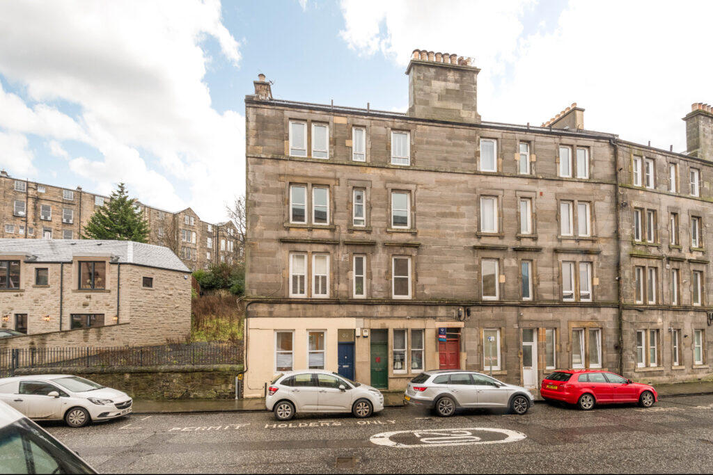 Main image of property: 62 Broughton Road, Canonmills, EH7 4EF