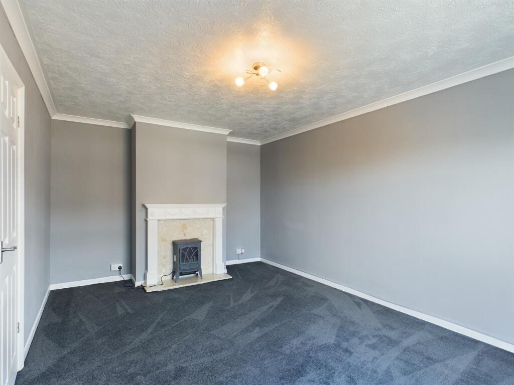 Apartment in Hove, Hangleton - View 3
