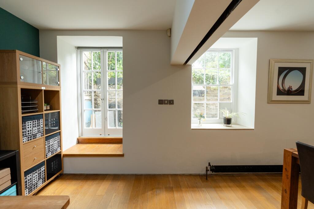 Apartment in London - More