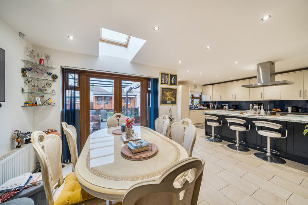 Wetheral Drive, Stanmore, Middlesex photo 3