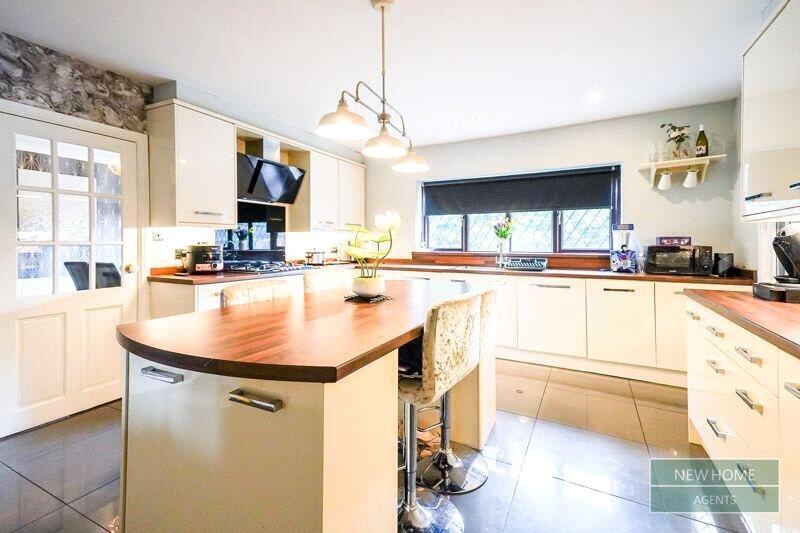 House in Mansfield, Nottinghamshire - More