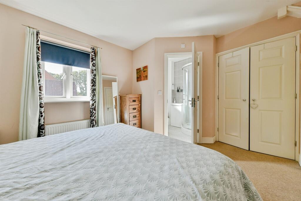 House in Stevenage, Hertfordshire - View 5