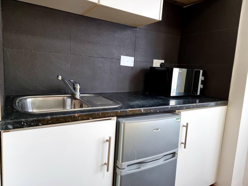 Apartment in Slough - View 2