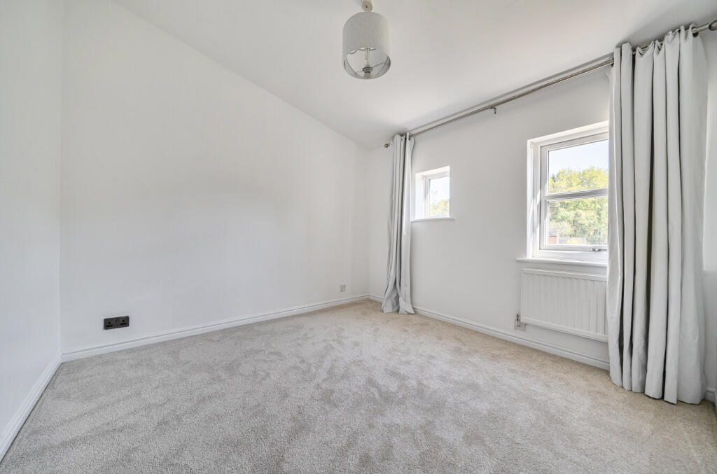 House in Winkfield, Bracknell Forest - View 5