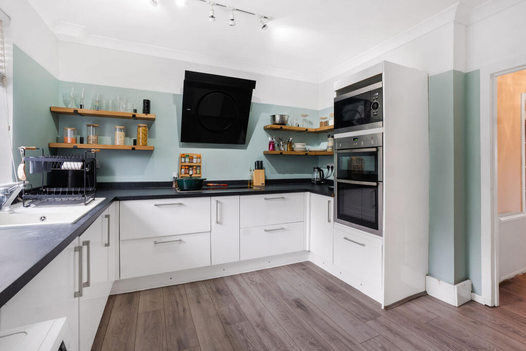 Ladywell Place, Tullibody FK10 photo 3