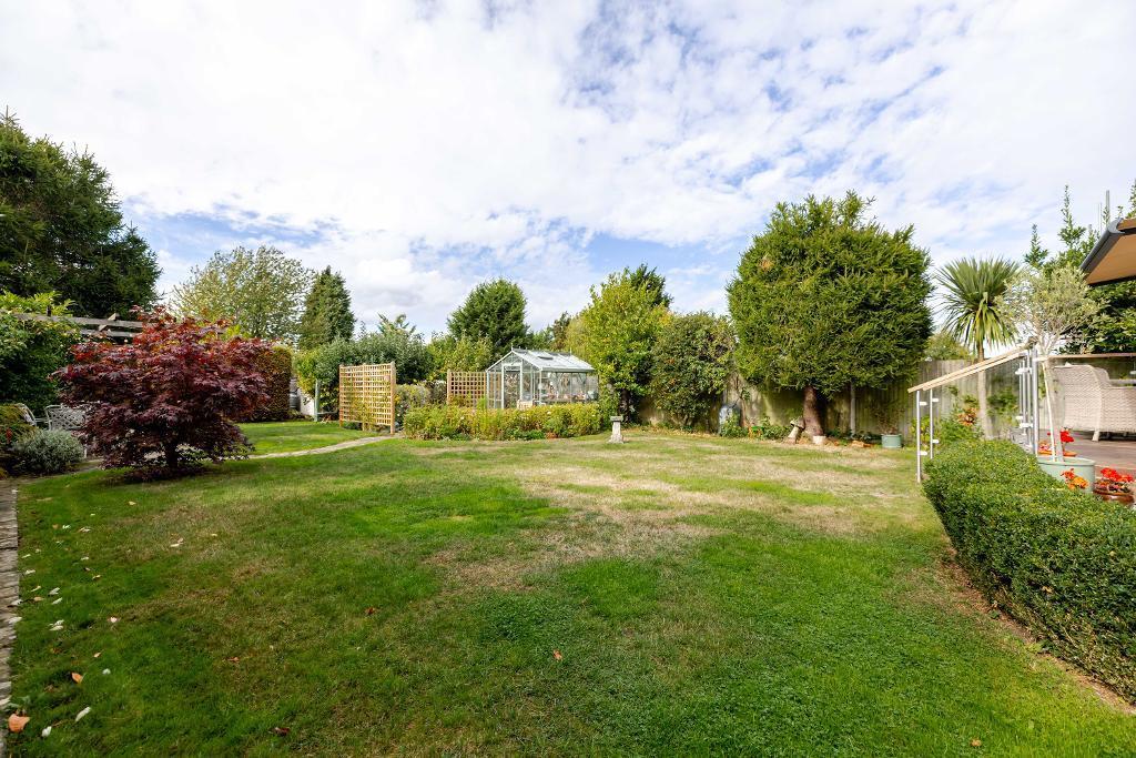 North Down, Sanderstead, CR2 9PA photo 3