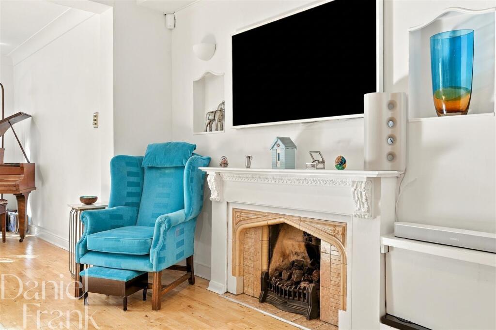 House in Buckhurst Hill - View 5
