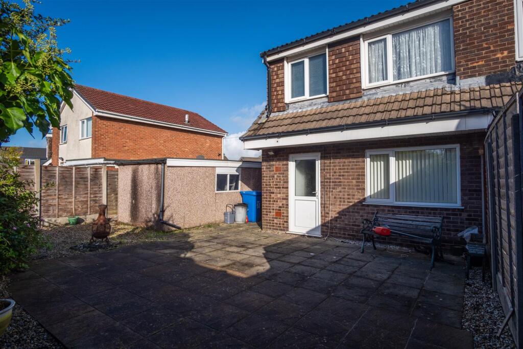 House in Chorley, Clayton-le-Woods - View 4
