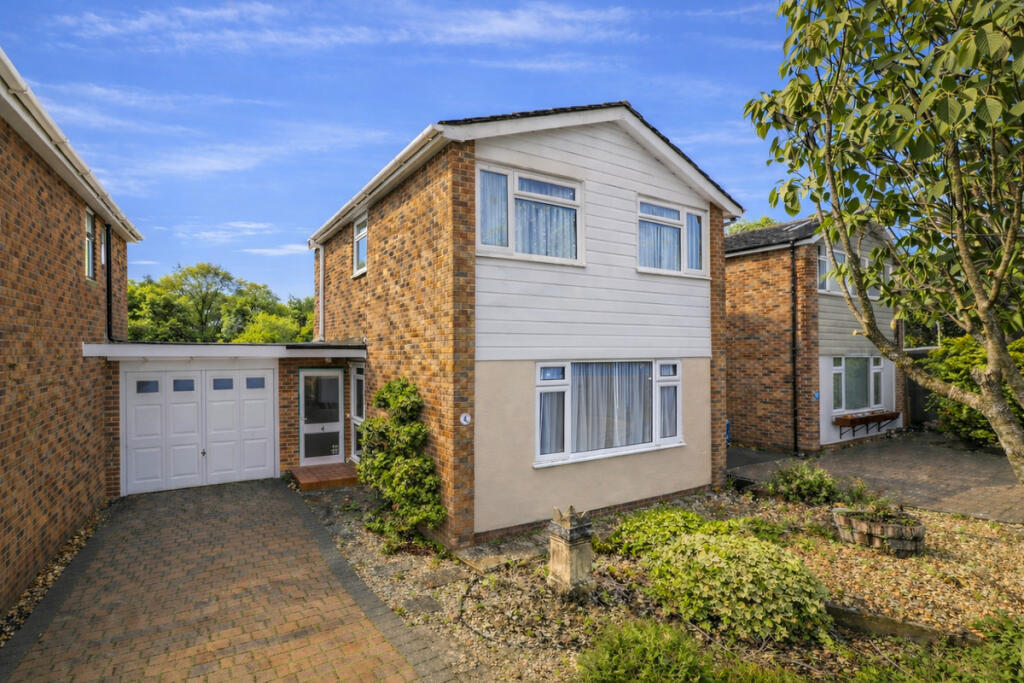 Main image of property: Tennyson Road, Chiswell Green, St Albans, Hertfordshire, AL2