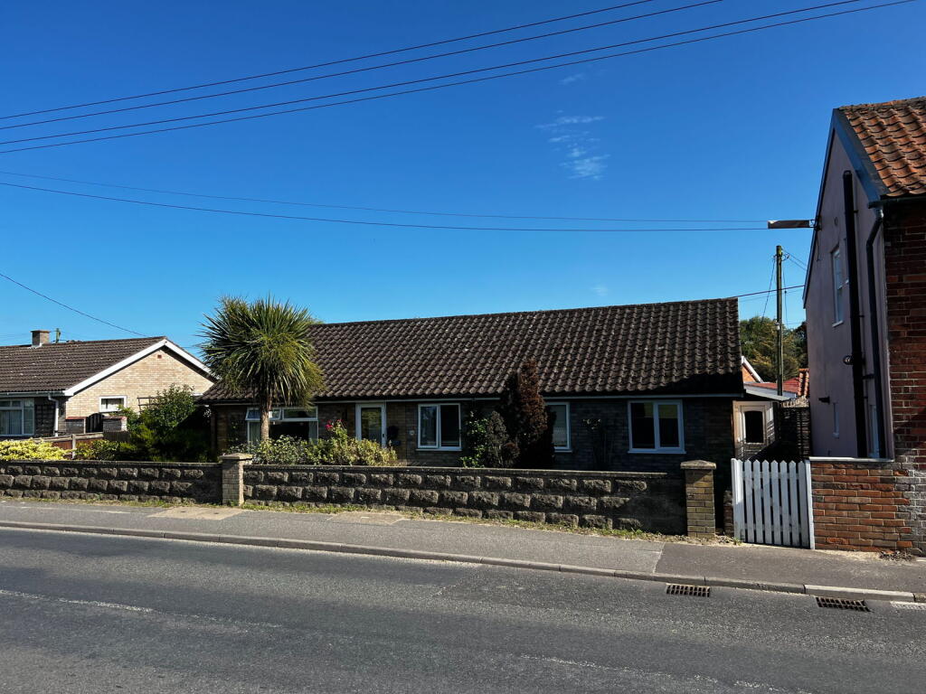 3-bed bungalow on Knodishall, Near The Heritage Coast, Suffolk, £275,000