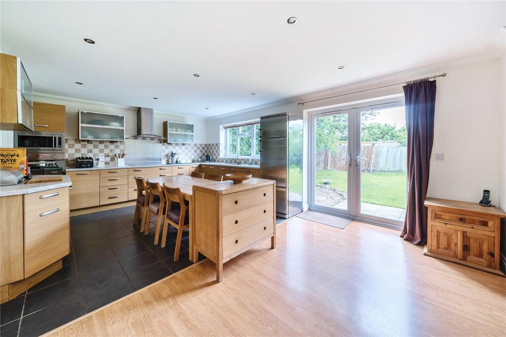 Cowley Close, Benhall, Cheltenham, GL51 - View 3