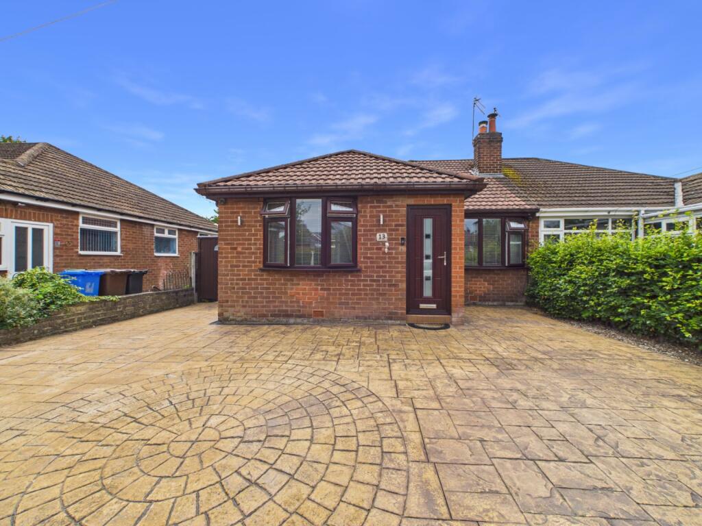 Main image of property: Kelson Avenue, Ashton-under-Lyne, Greater Manchester, OL7