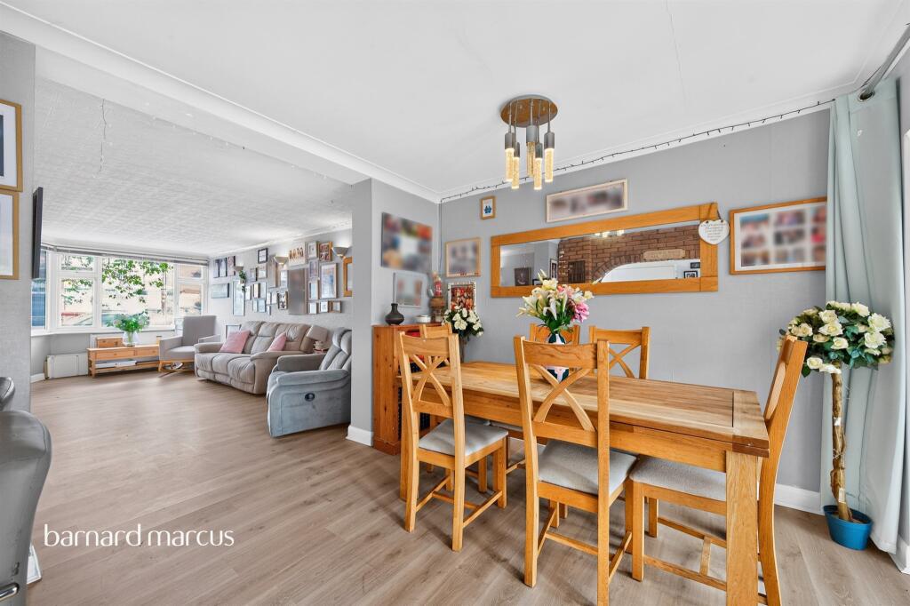 House in London - View 5