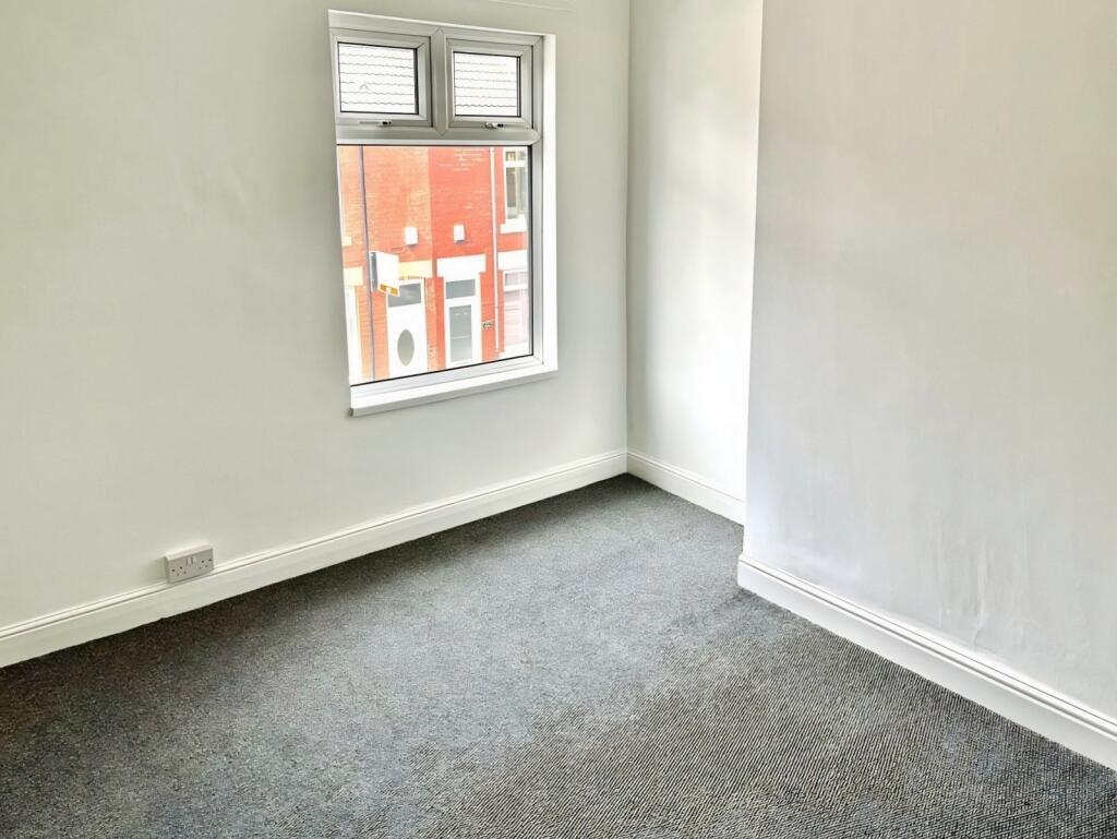 House in Stoke-on-Trent - More