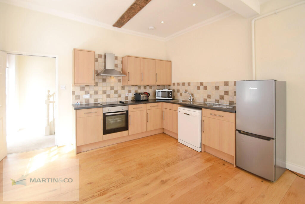 Apartment in Redhill - View 3