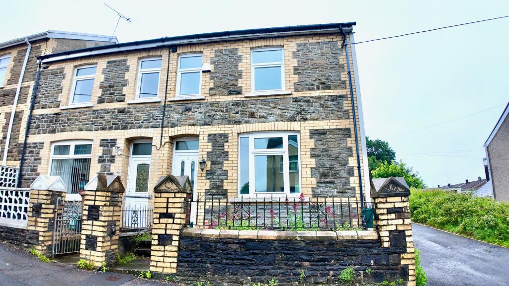 House in Blackwood, Caerphilly - More