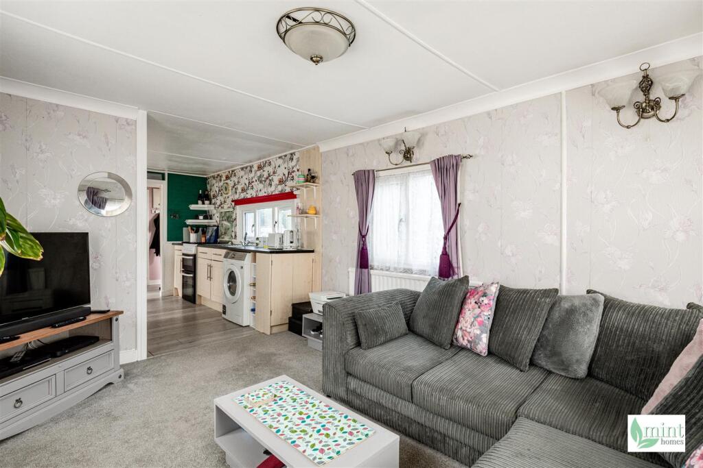House in Runnymede, Surrey - View 5