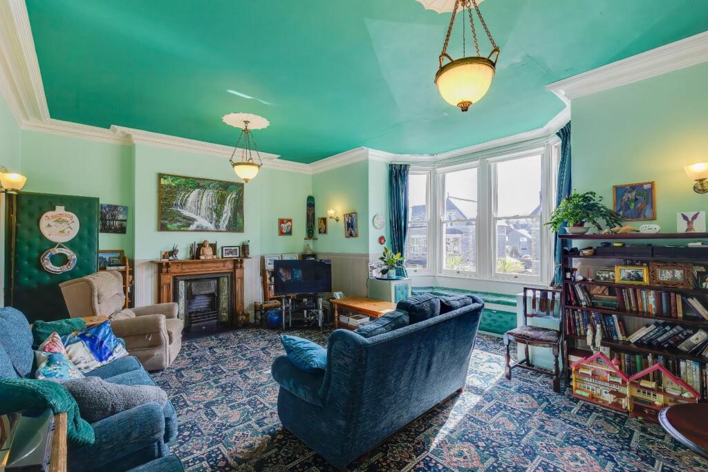 49 Stanwell Road, Penarth, Vale of Glamorgan, CF64 3LR photo 4