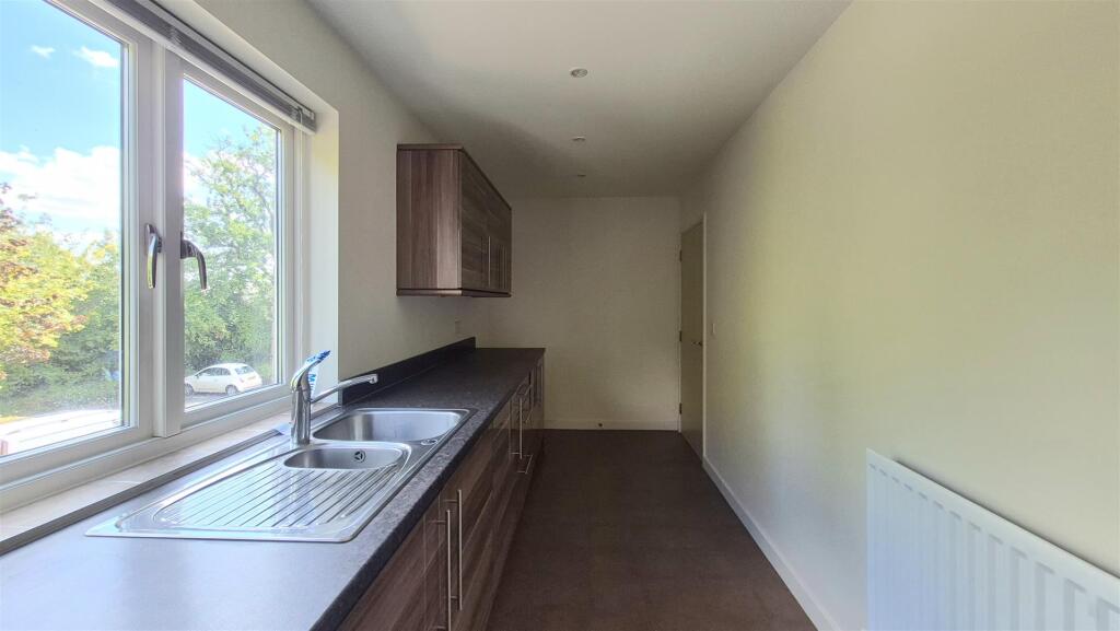 Apartment in Milton Keynes, Redhouse Park, Great Linford - View 5