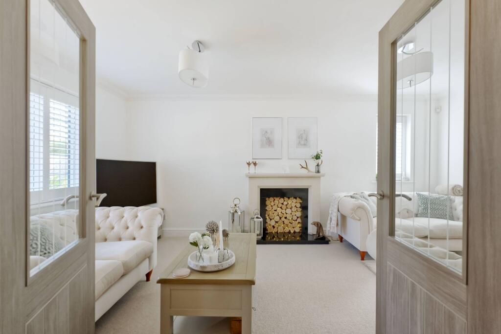 The Marches, Kingsfold, RH12 photo 4