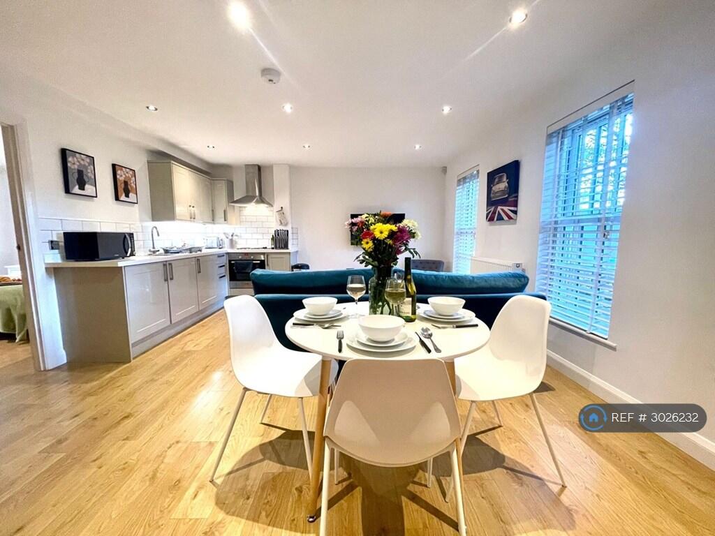 Apartment in Chelmsford - View 4