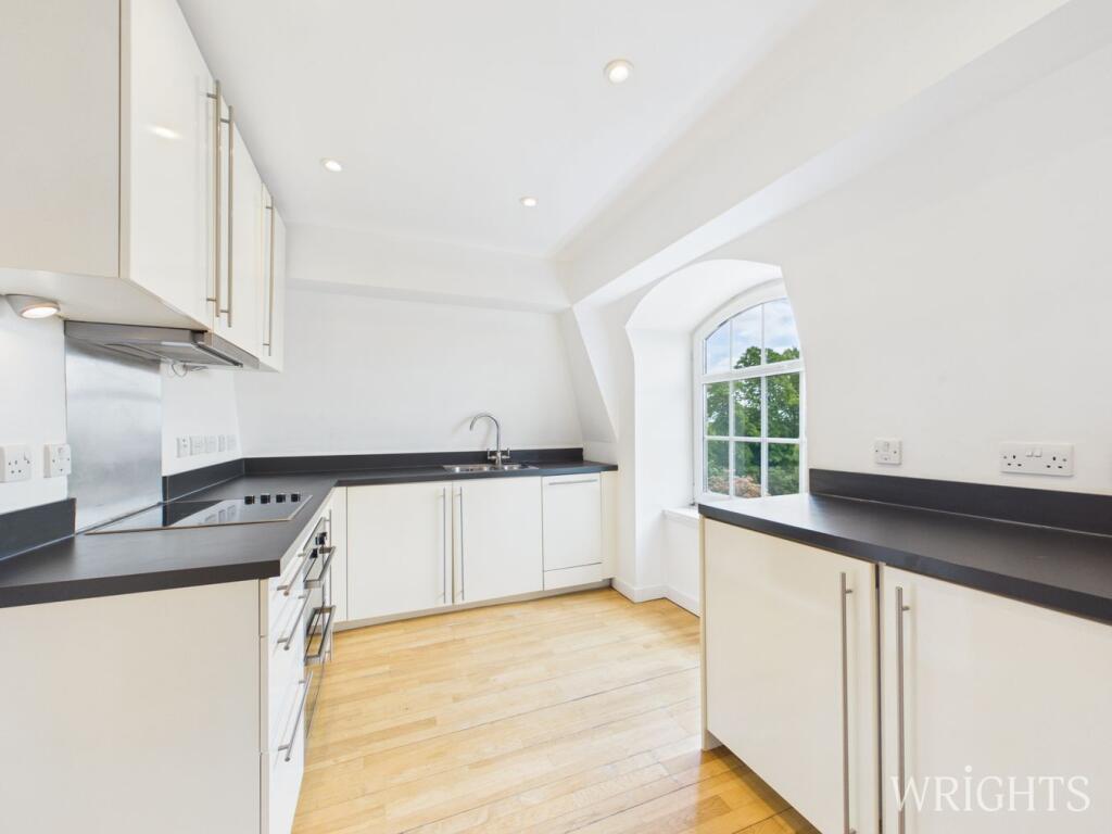 Apartment in St Albans - View 4