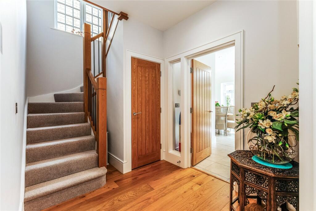 House in Worcester - View 4